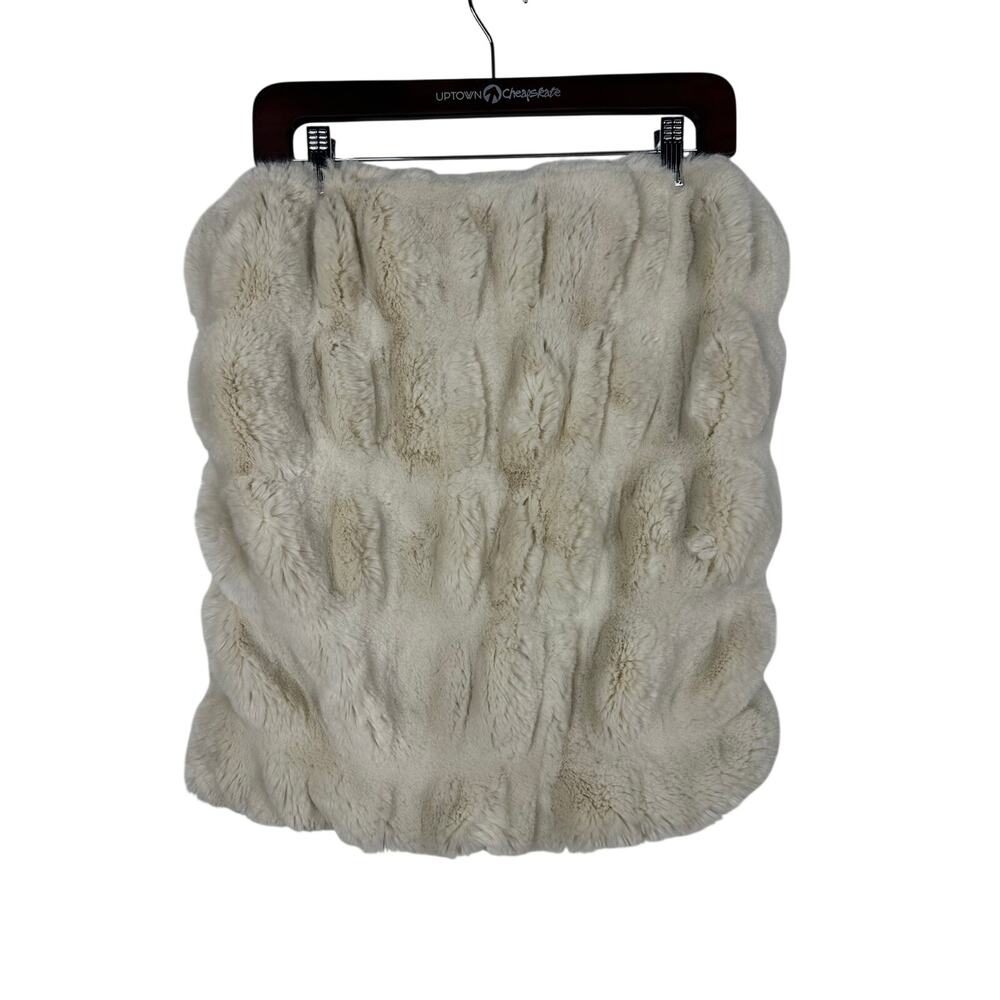 Pottery Barn Ruched Faux Fur Pillow Cover 18x18 Ivory Cream Texture double sided - Picture 2 of 5